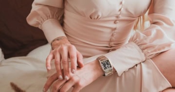 Abendkleid und Uhr